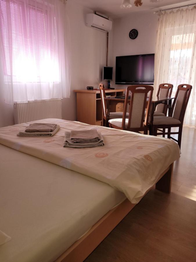Apartmani Apolon Vrdnik Exterior foto