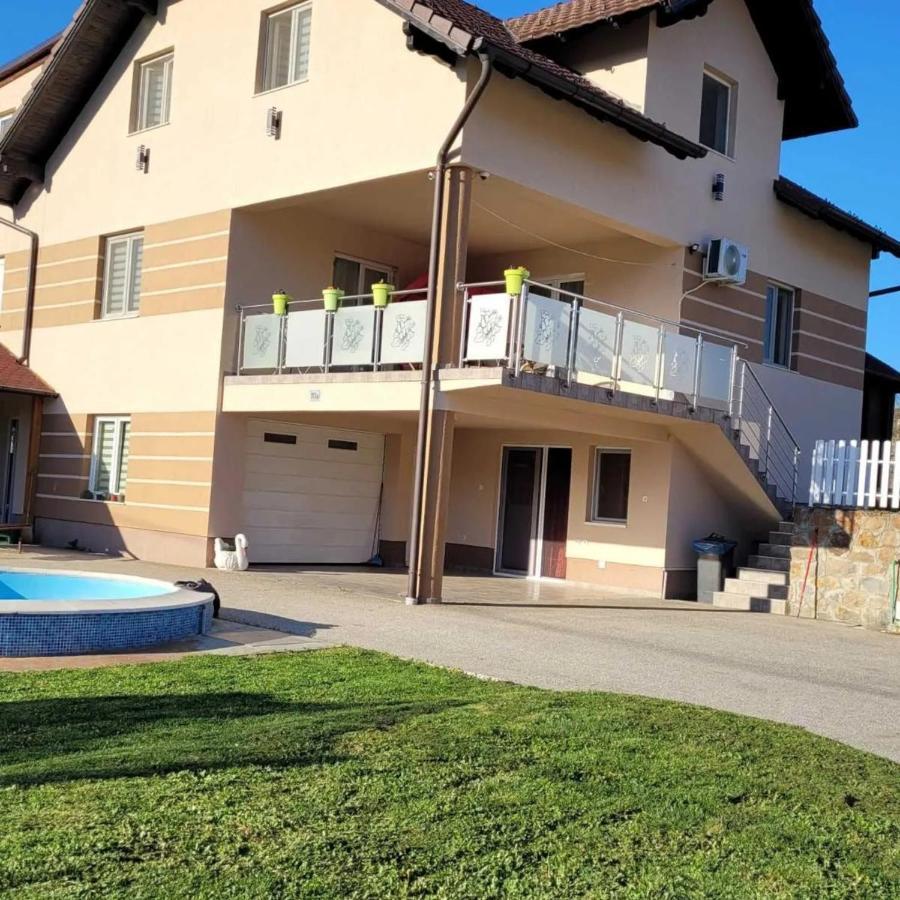 Apartmani Apolon Vrdnik Exterior foto