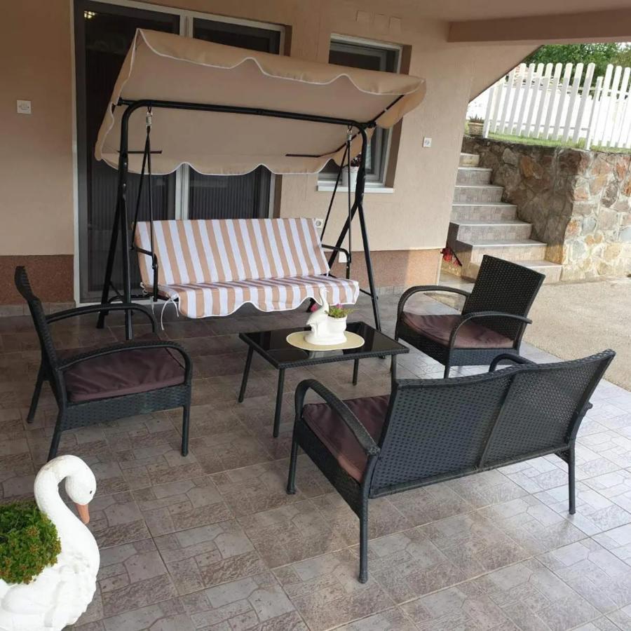 Apartmani Apolon Vrdnik Exterior foto