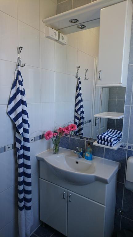 Apartmani Apolon Vrdnik Exterior foto